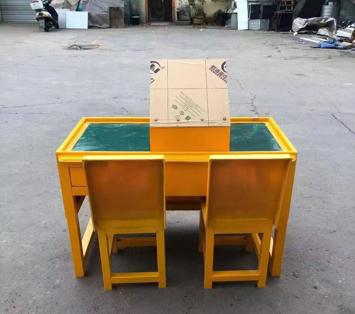 中兴镇防静电导通桌井下煤矿火工品发放桌：危险品流转的安全守护者
